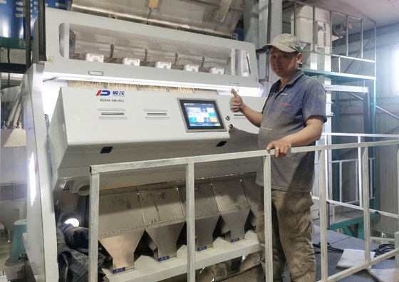 Yüksek hassasiyet 5400 Piksel CCD Pirinç Sorteri 220V / 50HZ Çeşitlilik Kw Güç kaynağı